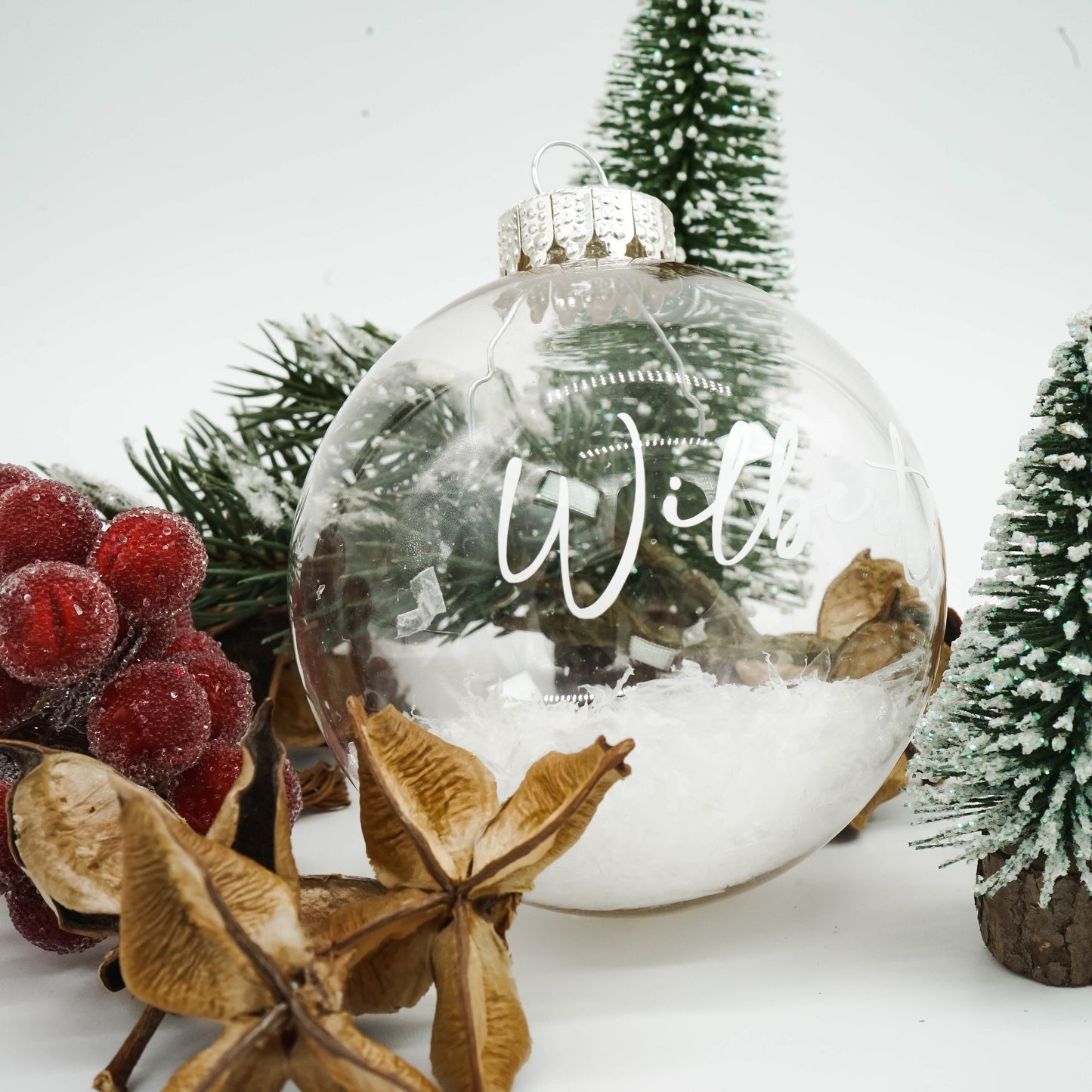 Christbaumkugel (personalisiert) mit Kunstschnee gefüllt - "Marina"